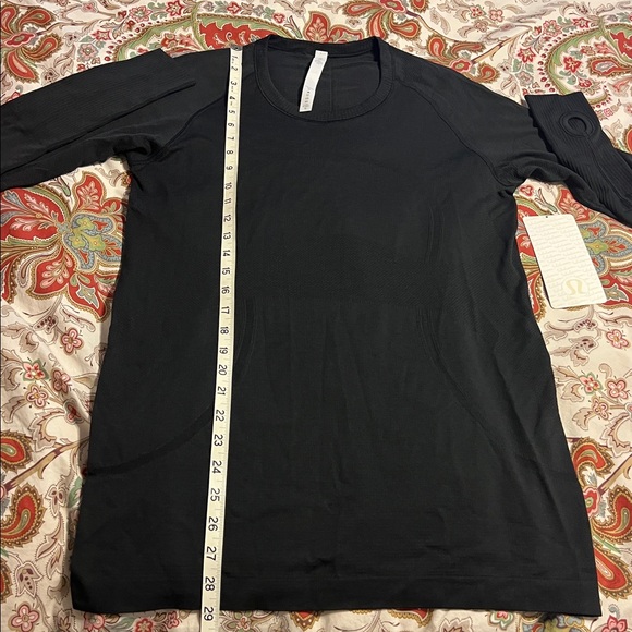 🆕 LULULEMON Swiftly Tech Ling Sleeve Crew Neck Top - Picture 10 of 10